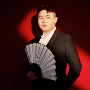 霖超凡